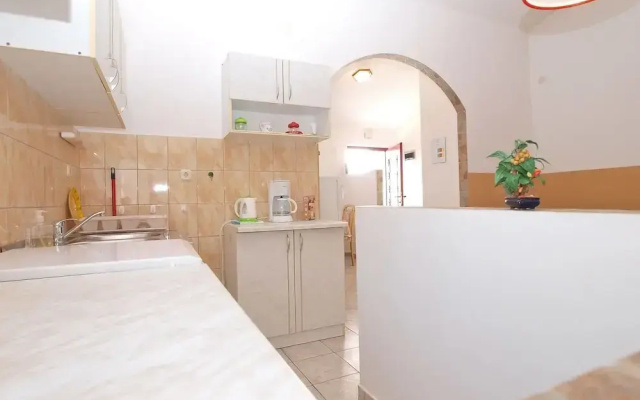 Apartment 893