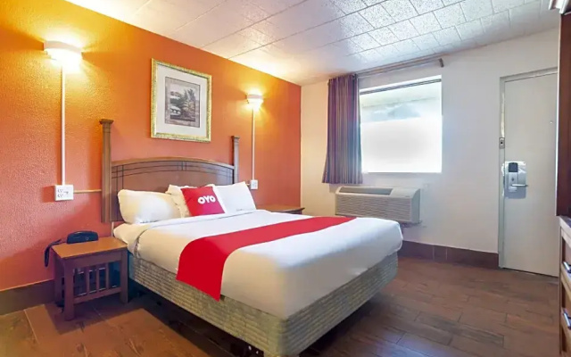 Oyo Hotel Baltimore Hwy 40