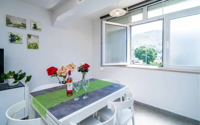Nice Apartment in Dubrovnik With Wifi and 2 Bedrooms