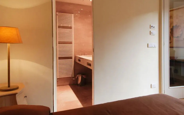Posh Neighbourhood Apartment