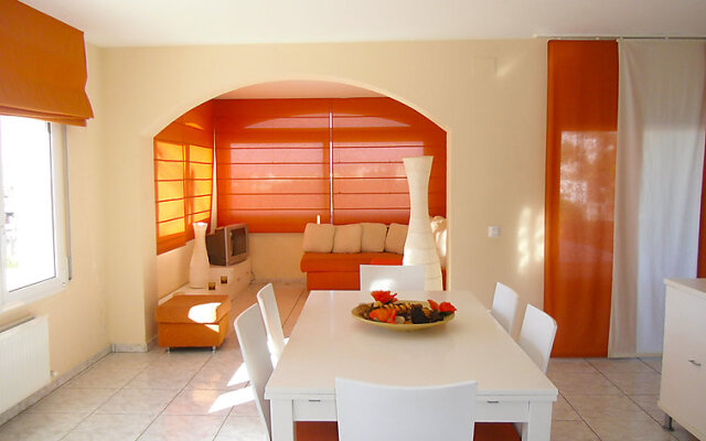 Отель Holiday Home la Cuana Испания, Курорт Росес - отзывы, цены и фото номеров - забронировать отель Holiday Home la Cuana онлайн комната для гостей
