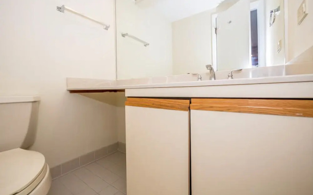 Barrington Court 417 - One Bedroom Condo