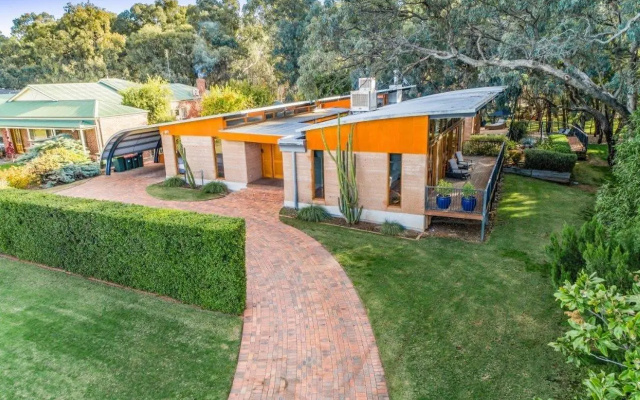 Elements - Echuca Holiday Homes
