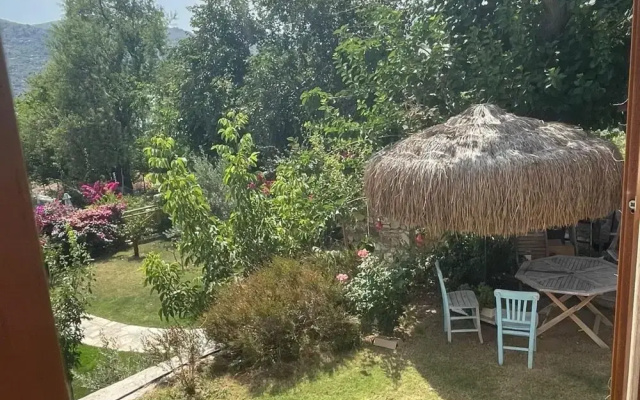 Stonehouse with Sea View and Garden in Bozburun