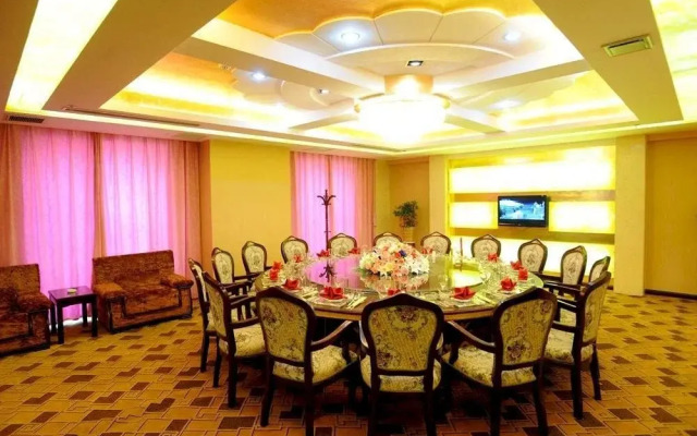 Tianmu Hongfeng Hotel (Suqian Maling Park)(天目虹枫大酒店(宿迁马陵公园店))