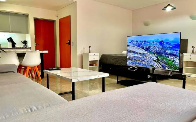Spacious Estudio