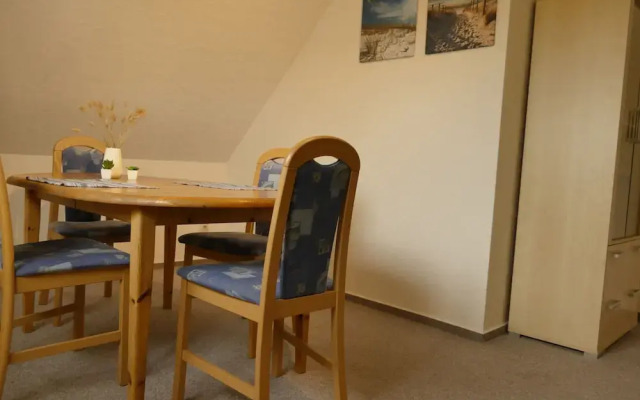 Gemutliches Apartment in Rovershagen mit Garten