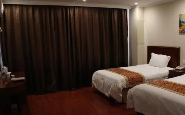Elan Hotel Ningbo Bus Center