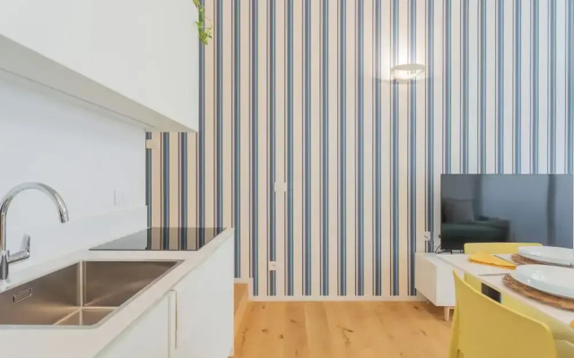 A Step From the Lake Apartment by Rent all Como