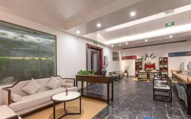 Jinhua Youyou Luming Hotel