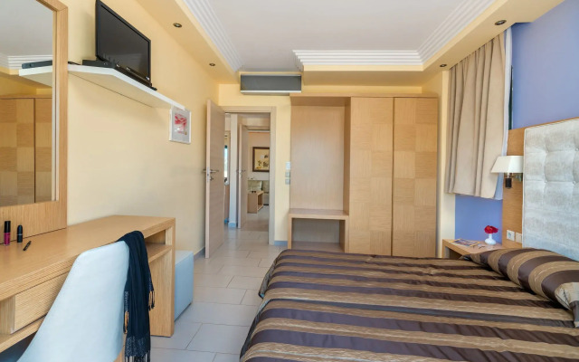 Ai Yannis Suites and Apartments Hotel