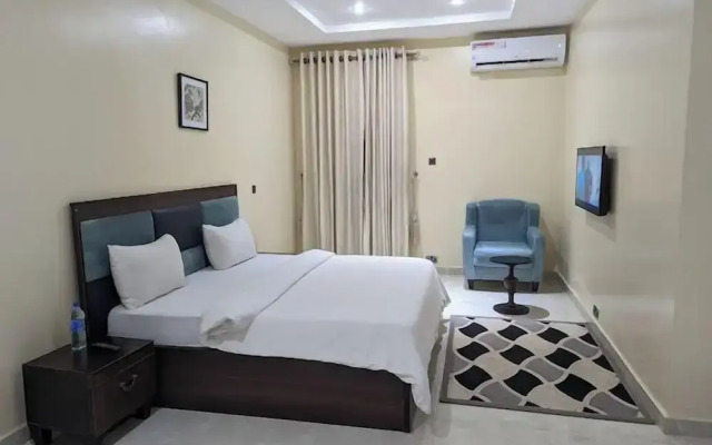 Trophy Hotel LTD
