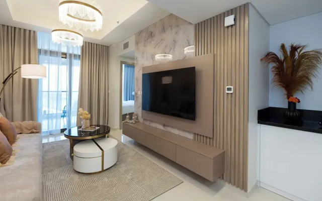 Keyrock Living- Luxe 2BR in Business Bay