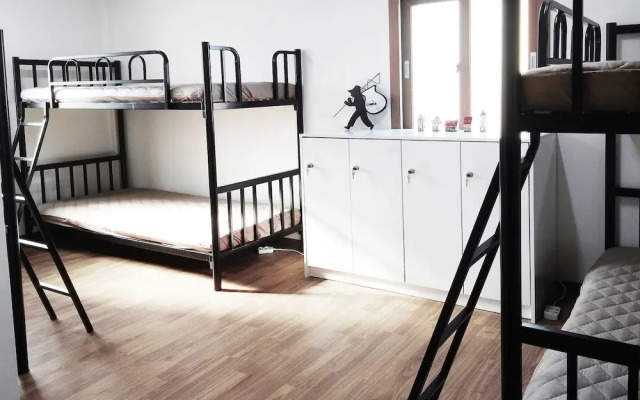 Guesthouse Enoch - Hostel