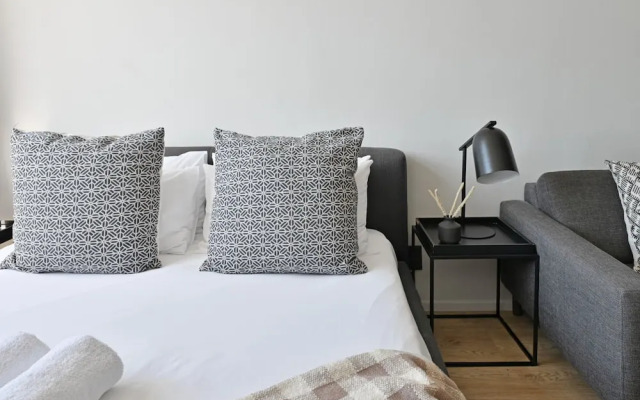 Modern Apt Co-working East City