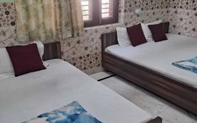 Maa Saraswati Atithi Bhavan