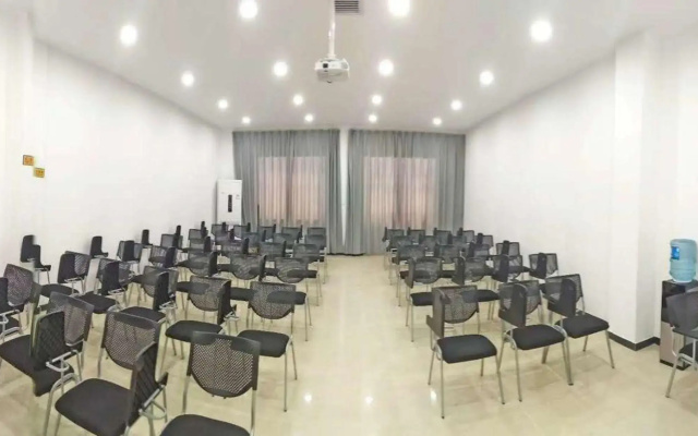 Jinyu Business Hotel (Yanjing Institute of Technology Branch)