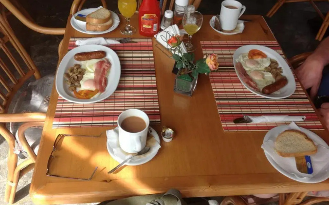 Perros Hotel