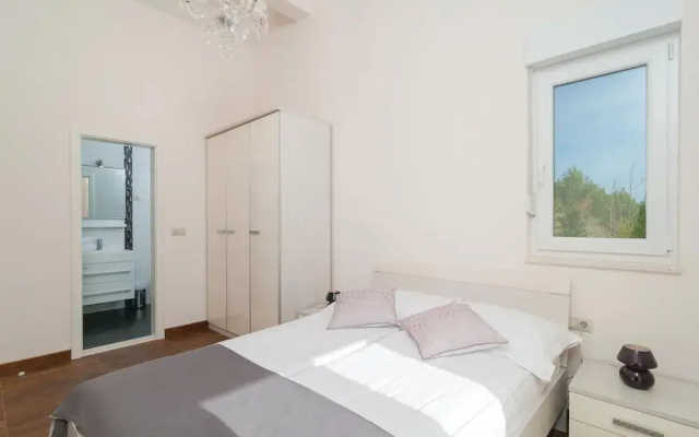 Amazing Home in Celina With Wifi and 4 Bedrooms