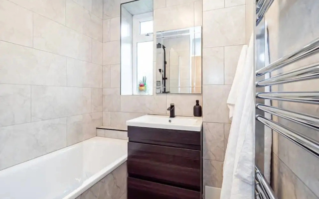 Spacious 2BR Flat Summertown Sleeps 7 5 Star