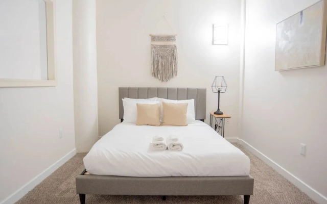 5BR Cozysuites The Block with Pool Table