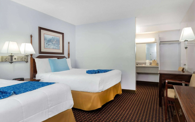 Travelodge by Wyndham Cape Cod Area