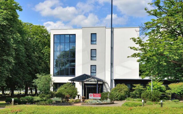 Отель Best Western Premier Parkhotel Kronsberg вид на фасад