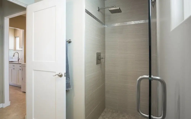 Lovely Palm Springs 2BR by RedAwning