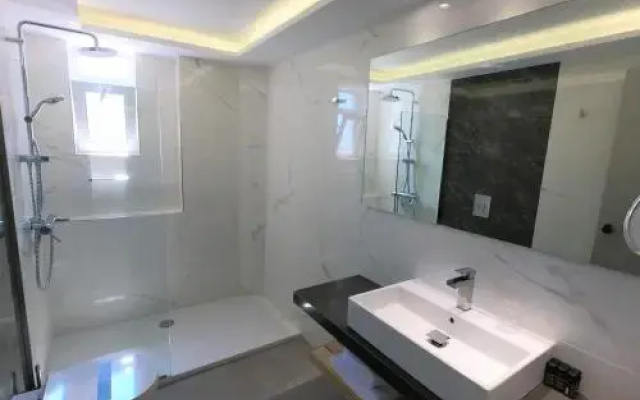 Alos Suites