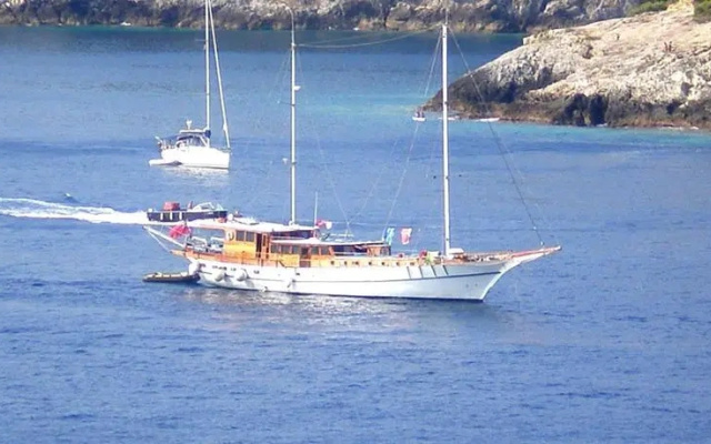 Isole Tremiti, Caicco Freedom