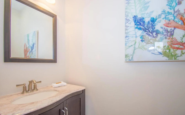 Lovely Bonito Home With Sunset Views, Balconies and Resort Amenities