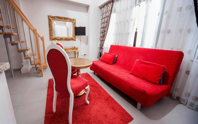 Lamaria Residence