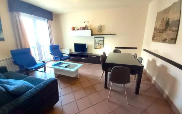 Plaza Andalucía Edificio Enebro 4-6 pax