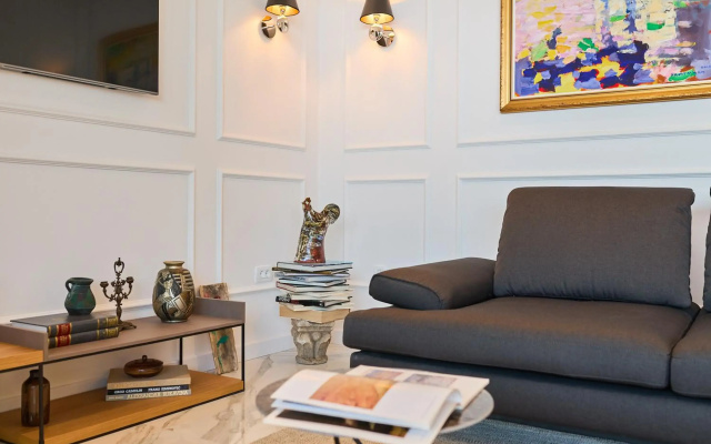 New & Luxury 5* with Breathtaking View- Kiki Lu Apartment
