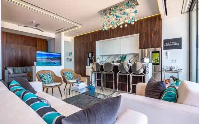 Pier 57-706 Spectacular Penthouse Romantic Zone Ocean Views