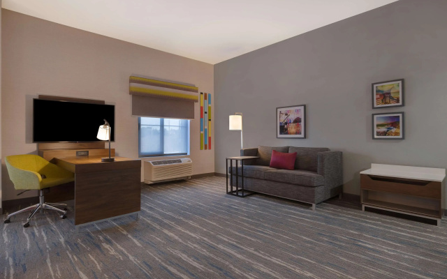 Hampton Inn & Suites Marina