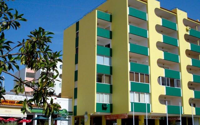 Отель Parque das Amendoeiras Португалия, Виламура - отзывы, цены и фото номеров - забронировать отель Parque das Amendoeiras онлайн вид на фасад