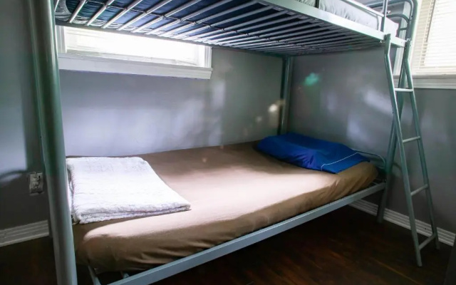 Sun And Moon Hostel