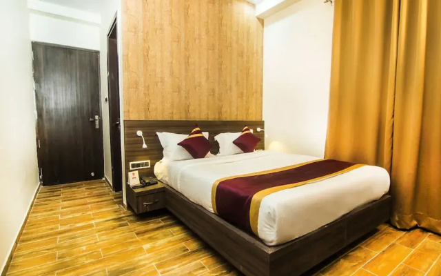 OYO 6844 Hotel Sam Inn