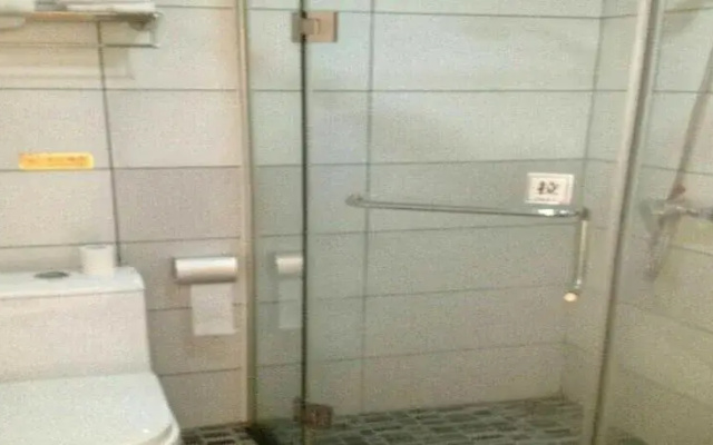 e Home Hotel Nanzhou Railway Staion