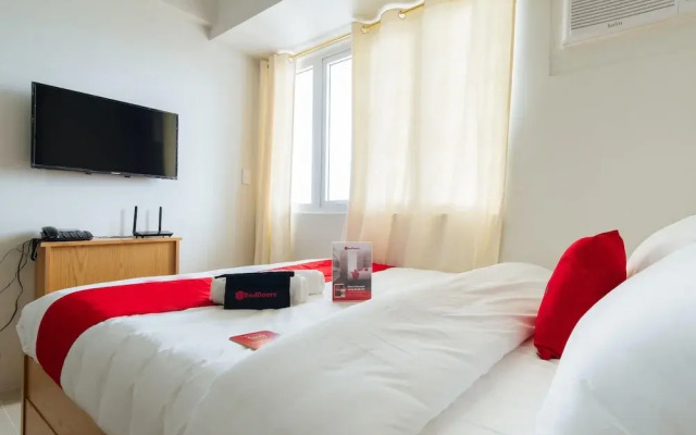 RedDoorz Plus @ Silk Residences Sta. Mesa