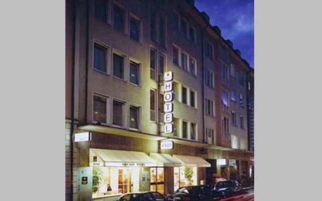 Отель Andi Stadthotel Германия, Мюнхен - 1 отзыв об отеле, цены и фото номеров - забронировать отель Andi Stadthotel онлайн вид на фасад