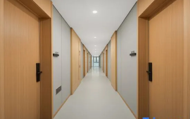 Meijing International Hotel (Rehabilitation University Branch)