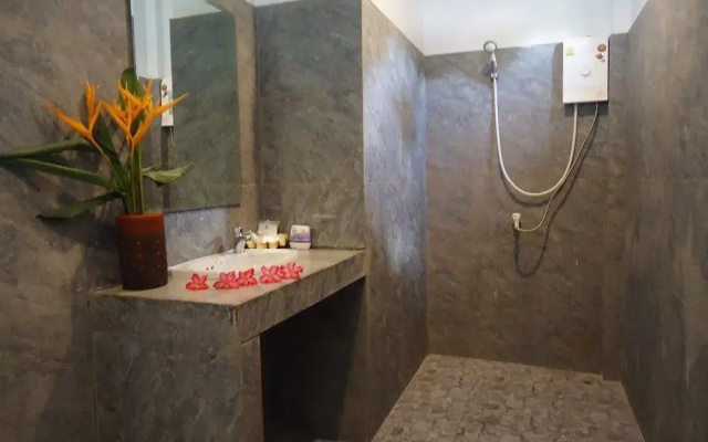 Raya Lanta Resort