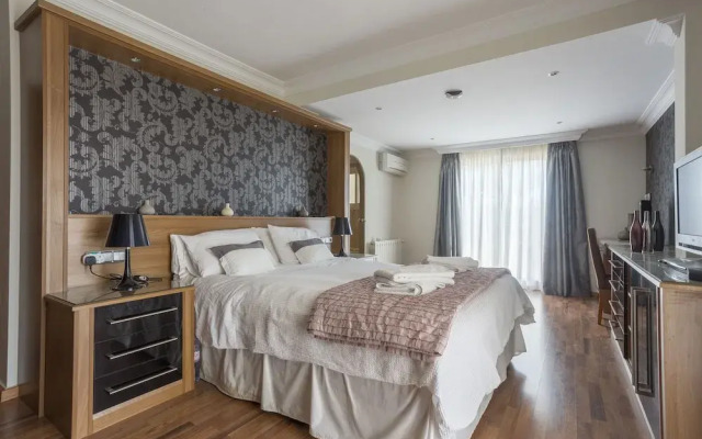 Villa Near Beach In Marbella
