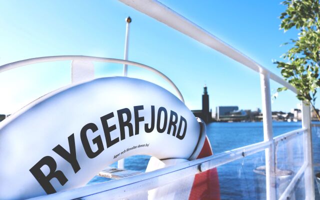 Отель Rygerfjord Hotel & Hostel Швеция, Стокгольм - 1 отзыв об отеле, цены и фото номеров - забронировать отель Rygerfjord Hotel & Hostel онлайн вид на фасад