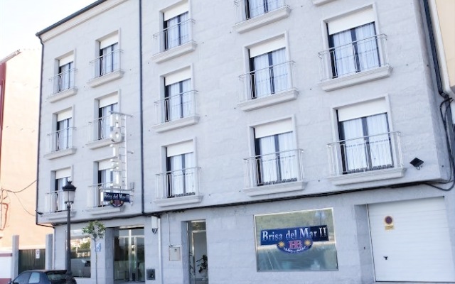 Hotel Brisa del Mar Эль-Грове вид на фасад