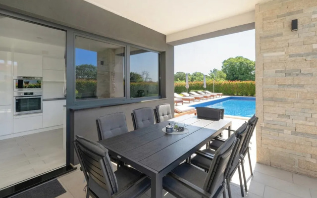 Villa With Private Pool Near Rovinj