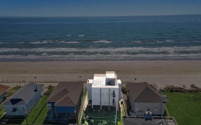 Oceanfront Experience by Ryson Vacation Rentals
