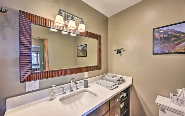 7984: Pet-friendly Townhome w/ Grill!